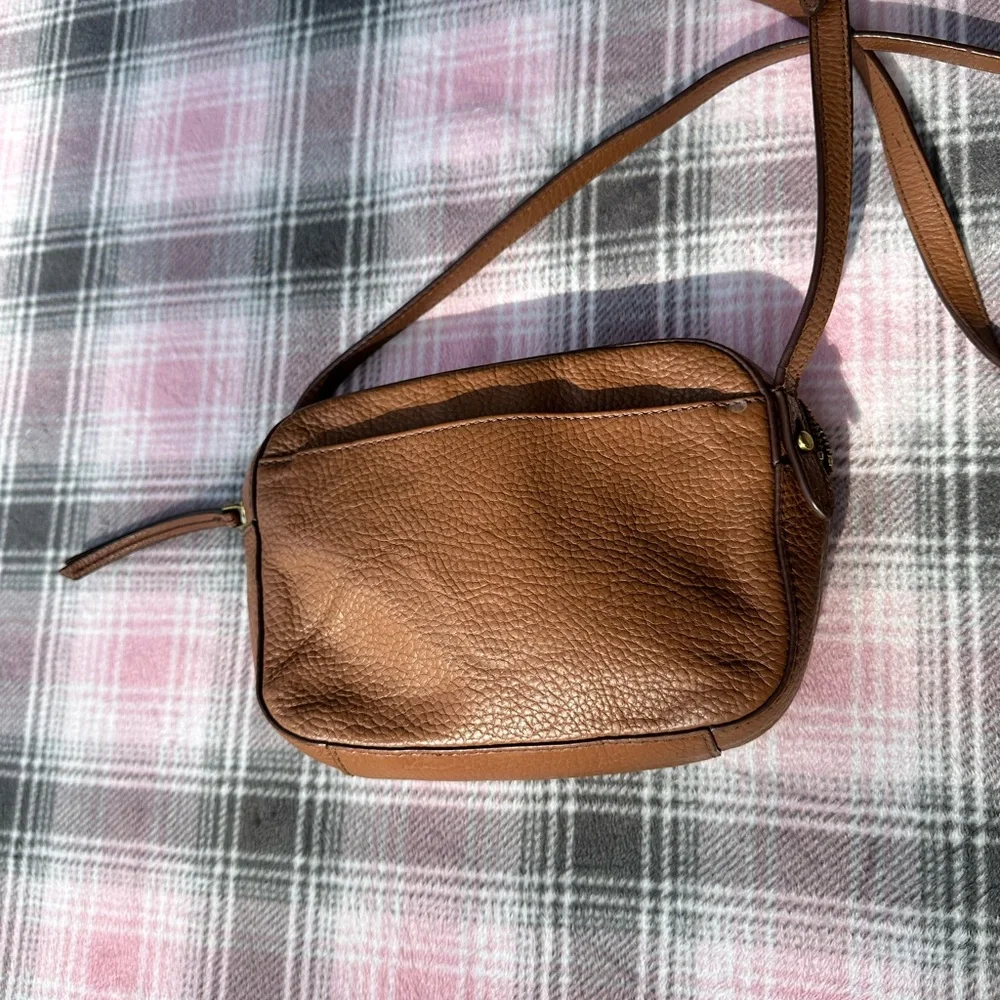 Fossil leather cross body brown2 great condition